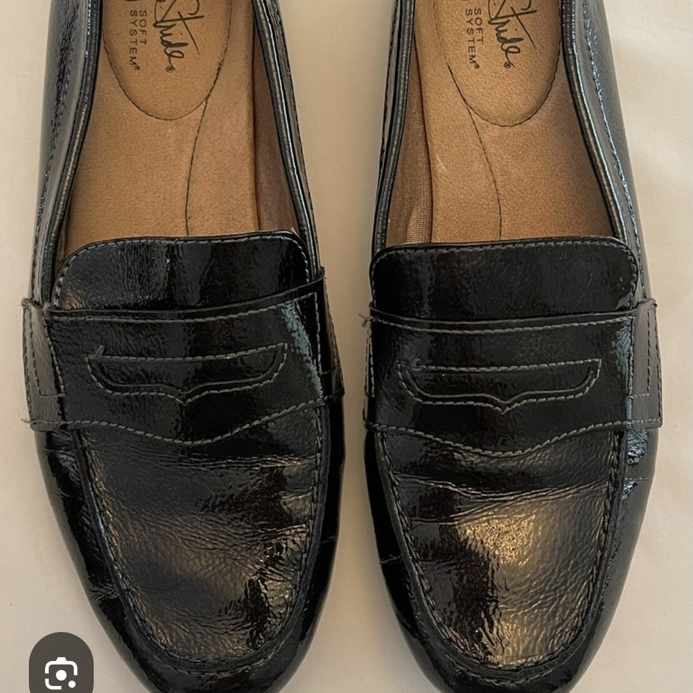 Life Stride Black Patent Leather Flats - Picture 4 of 4